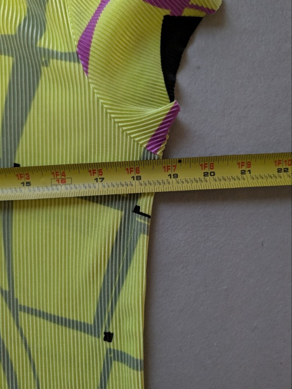 Jamie Sadock Women’s M Neon Yellow Abstract Pleated 1/4 Zip Golf Polo Top - Picture 7 of 8